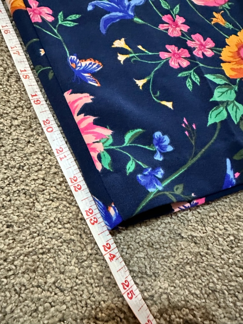 Old Navy Harper mid rise floral crop pants size 26 - Picture 10 of 11